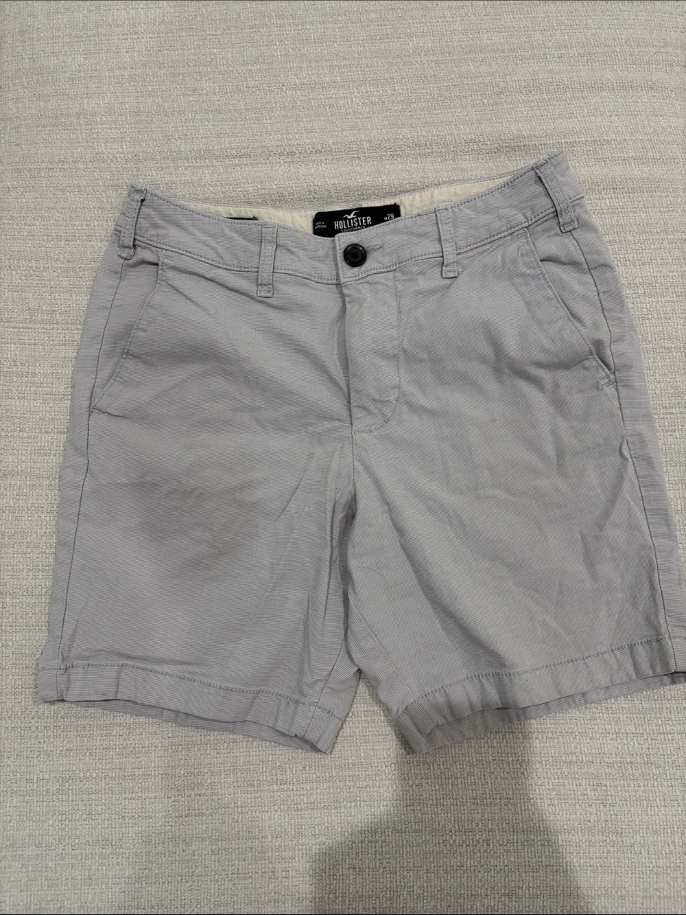Hollister Men's Light Gray Flat-Front Chino Shorts - Picture 1 of 1